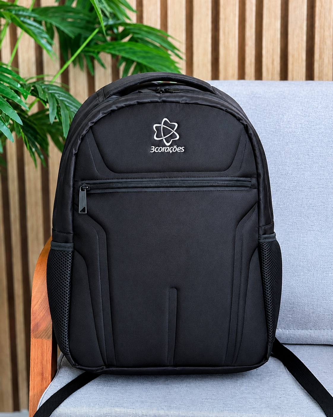 Pedido 3 Corações — mochila preta com bordado