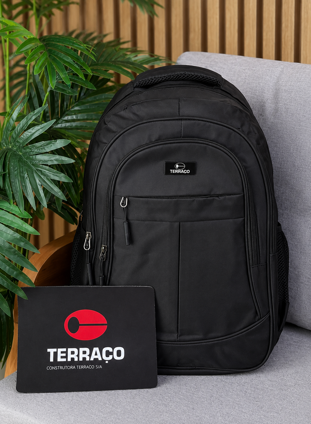 Pedido Construtora Terraço — mochila preta com plaquinha a laser
